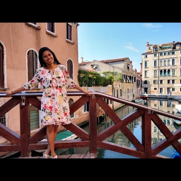 Meet Your Posher - Picture 3 of 3